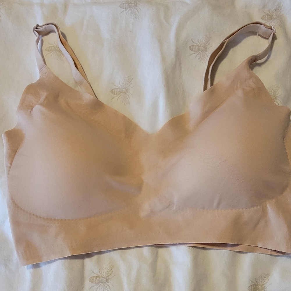 Shein composition t-shirt bra